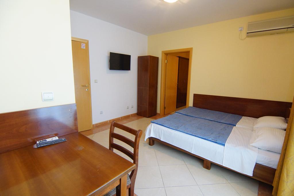 Blue Palace Guest House Budva Exterior photo